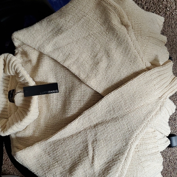 High Low Sweater - Picture 3 of 4